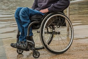 Choisir un fauteuil roulant électrique